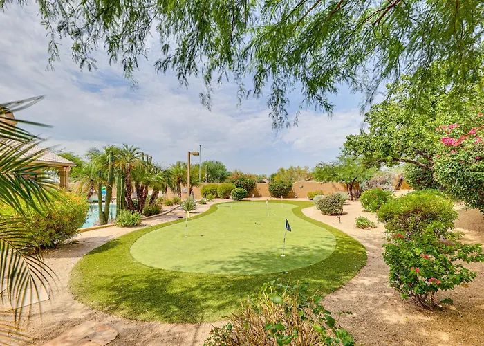 Putting Green And Pool Table Scottsdale Escape!