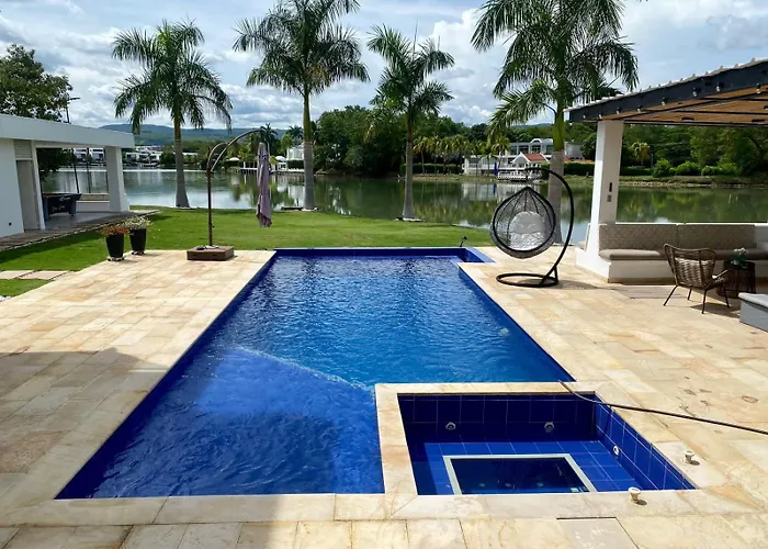 Casa Con Piscina Y Bbq En Lagos Del Penon Girardot