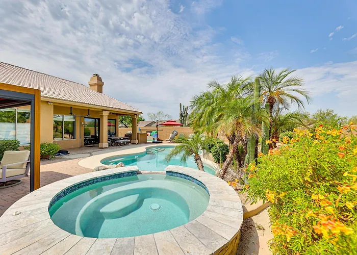 Putting Green And Pool Table Scottsdale Escape!