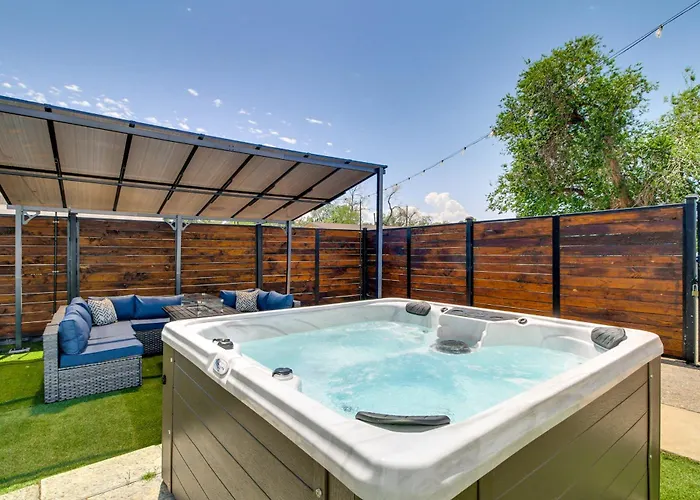 Villa Newly Renovated Albuquerque Retreat With Pool Table