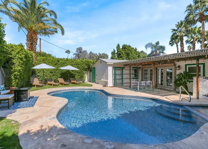 Petite Private Bungalow Palm Springs