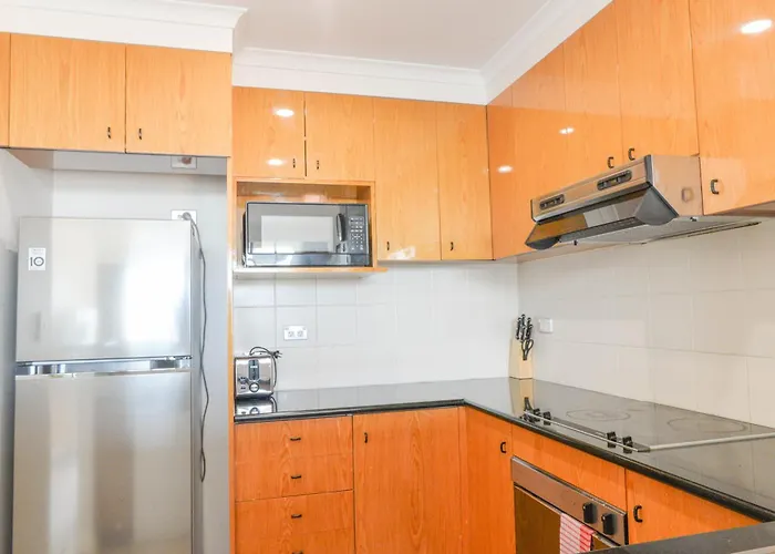 Harbour Home 2BR Apt - Family Friendly Gem Sydney