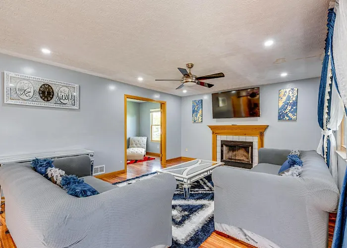 Families Welcome Lake-View Home, 2 Mi To Gahanna! Columbus