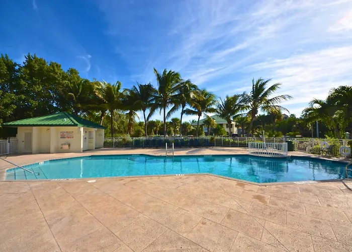 Sunrise Suites Big Kahuna Suite #202 Key West