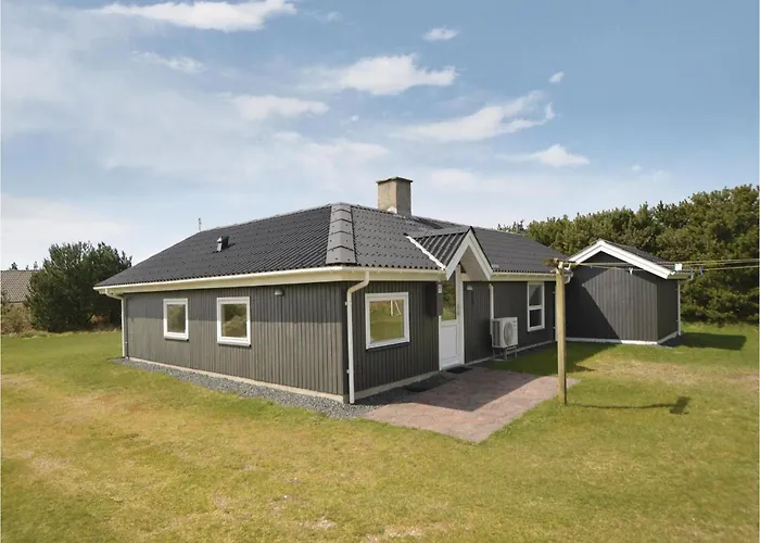 Schönes Haus In Blåvand Mit Wlan