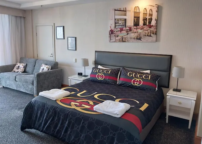 Luxury Privately Owned Ocean View Studio O4Ks Gold Tower Gold Coast