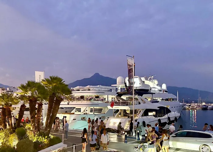 Penthouse Sea Views In Marbella Golden Mile, Puente Romano Area