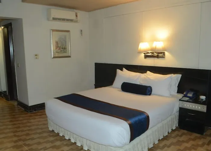 New Al-Safina Hotel Lahore