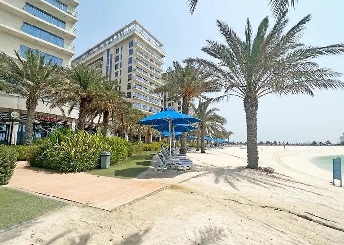 Modern Studio Apartment With Balcony Ra’s al-Chaima