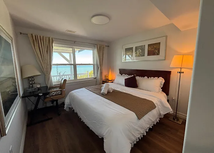 Entire Cozy Apartment With Share Jacuzzi To Enjoy Amazing Views Halifax