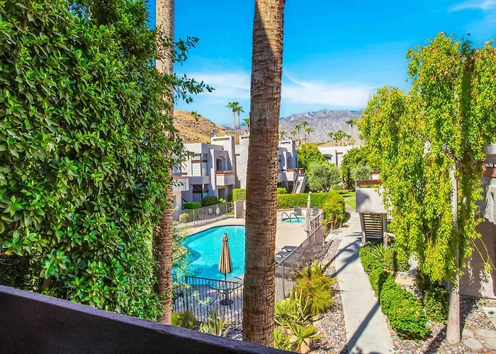 Villa Palm Springs Getaway