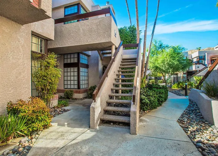 Villa Palm Springs Getaway