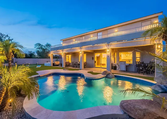 Villa Golf Oasis New Outdoor Kitchen, Pool, 4 King Beds Mesa