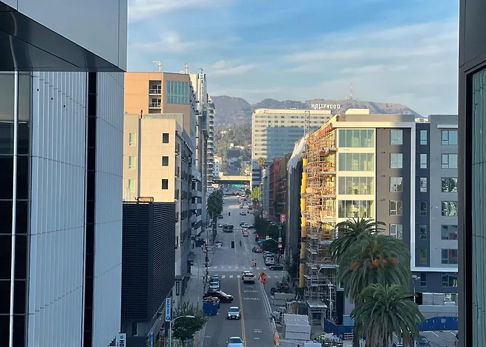 Modern Cosmopolitan Apt Mid Hollywood With Free Parking 10Mins To Universal Studios Los Angeles