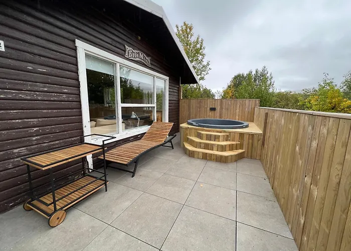 Hotel Eyja Mork - Stargazing Igloo With Shared Hot Tub, Bbq And Kitchen - B3 Stora Mork