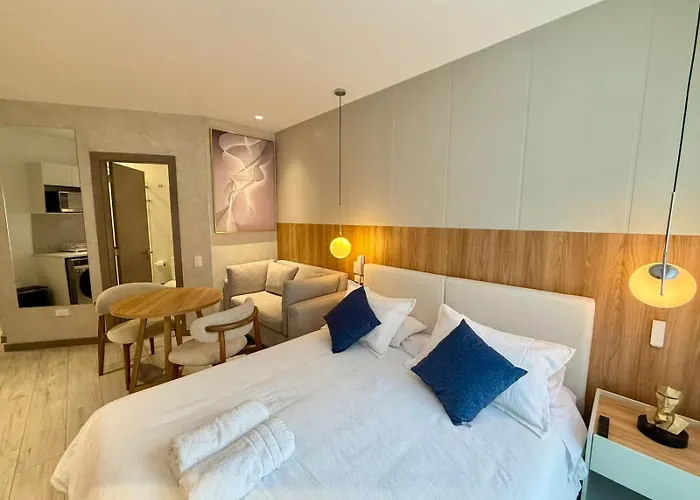 Suite Ejecutiva De Lujo 2 Personas, Wi-Fi, Cafetera, Gym, Jacuzzy, A 3 Minutos Del Parque La Carolina Quito