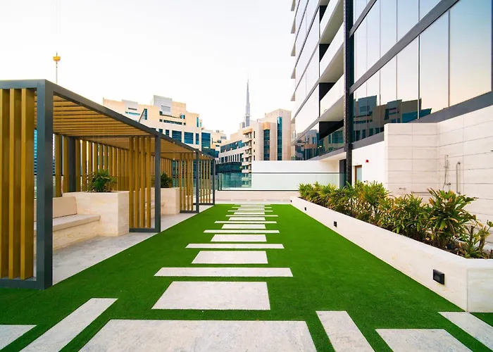 Ferienwohnung Jacuzzi Escape | 2BR in Business Bay Dubai