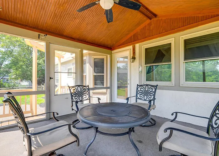 Families Welcome Lake-View Home, 2 Mi To Gahanna! Columbus