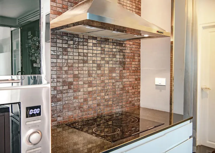 Luxury Pure Modern Pool Villa 5Bed Ktv Gym Nr Bts&Central Bangkok
