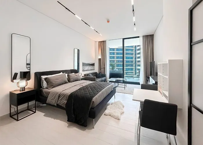 Modern Studio With Private Jacuzzi Dubai