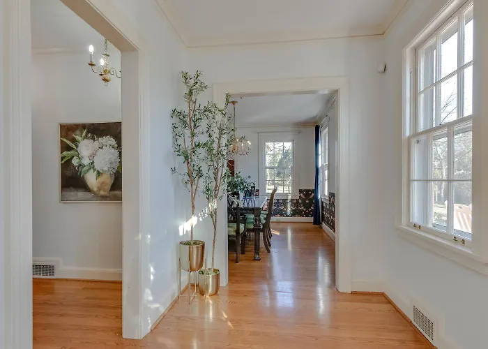 Villa Charmed Manor-5 Mi To Dt, Opry & Airport, Beautiful Antique Estate, Sleeps 12 Nashville