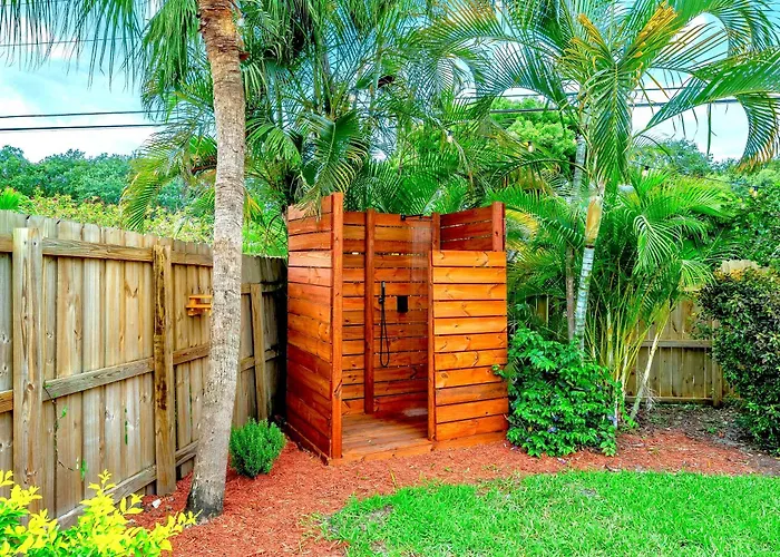 Fox Private Resort- Near Downtown & Beach Fort Lauderdale