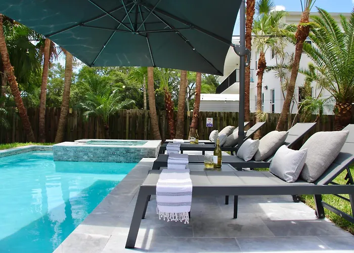 Fox Private Resort- Near Downtown & Beach Fort Lauderdale