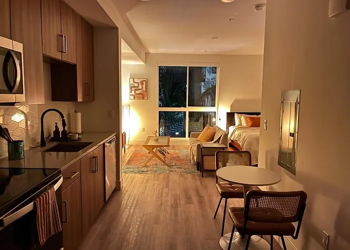 Luxury Hollywood Studio With Pool, Parking, Gym Los Angeles