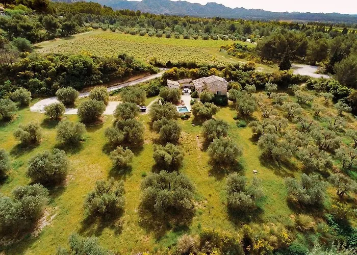 Authentic Stone House Overlooking Les Baux-De-Provence