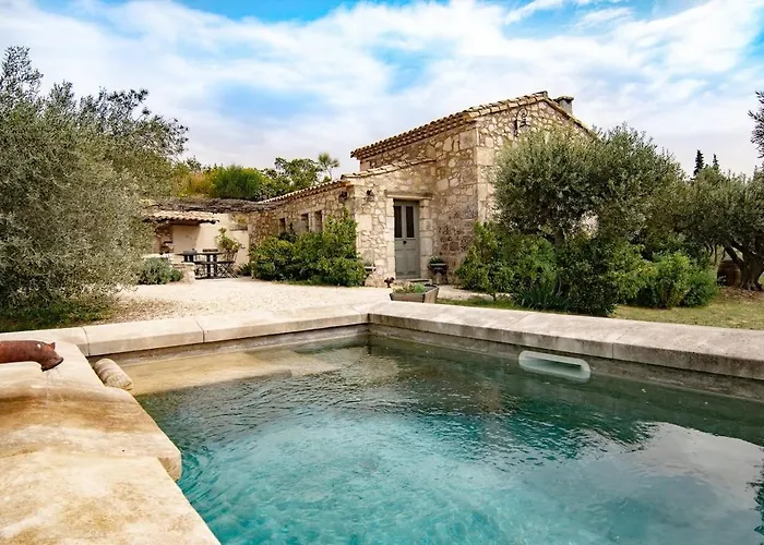 Authentic Stone House Overlooking Les Baux-De-Provence