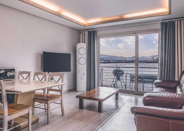 Chuncheon Rivermoon Spa Pension