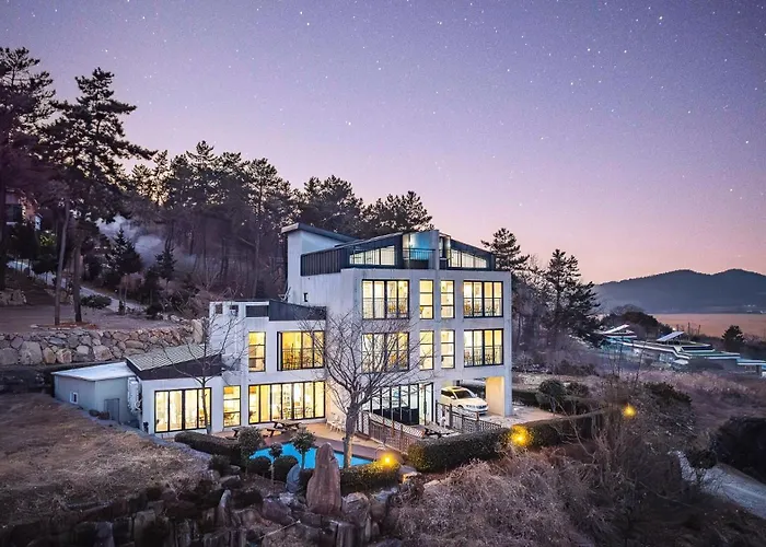 Noche Del Mar Family Pension Yeosu