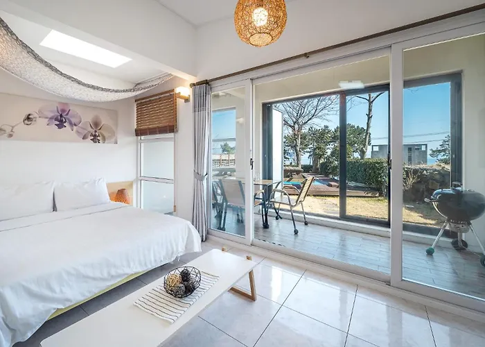 Noche Del Mar Family Pension Yeosu