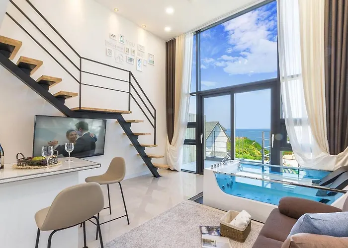 Gangneung Yolo Ocean View Spa Pension