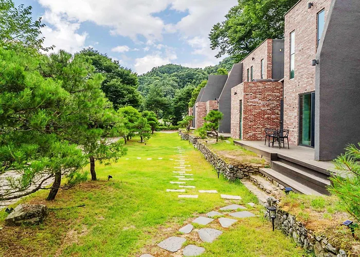Gapyeong Pension The Q24 Spa N Pool Villa