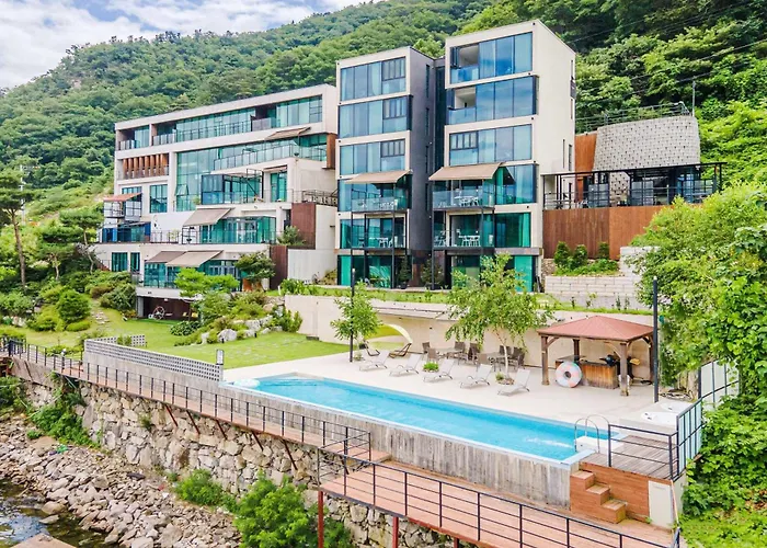 Gapyeong Pension The Square 24 Spa Pension
