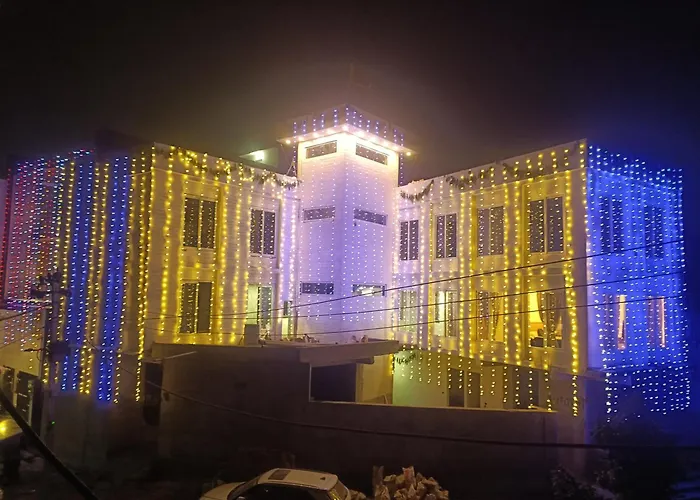 Hotel Pinaka Vrindāvan
