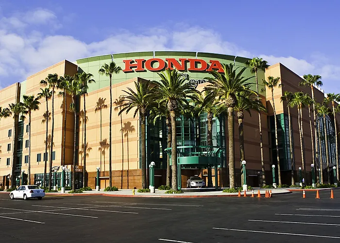 Best Western Plus Raffles Inn&Suites Anaheim