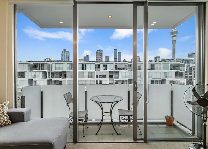 Beautiful 2Br - Pool, Gym & Parking Zodiak Stays Auckland