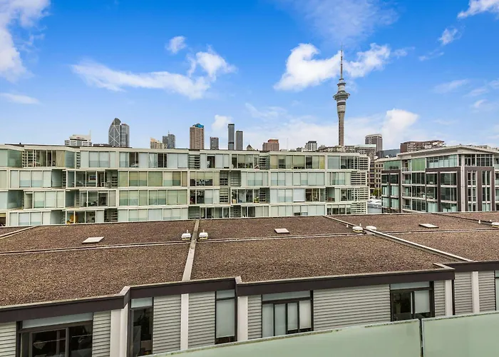 Beautiful 2Br - Pool, Gym & Parking Zodiak Stays Auckland