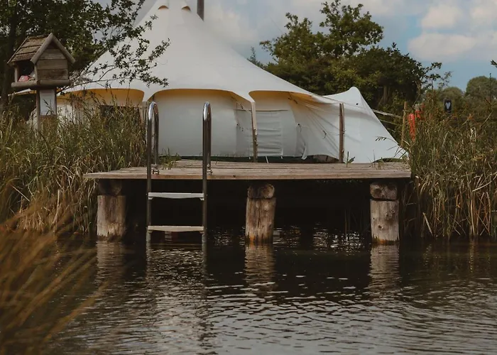 Villa Moat Island Glamping Norwich