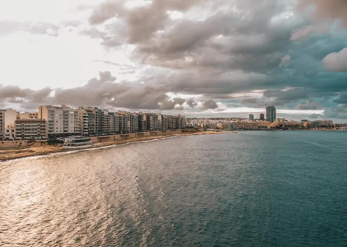 2Br Penthouse Paradise With Jacuzzi & Bbq In Sliema By 360 Estates Gzira