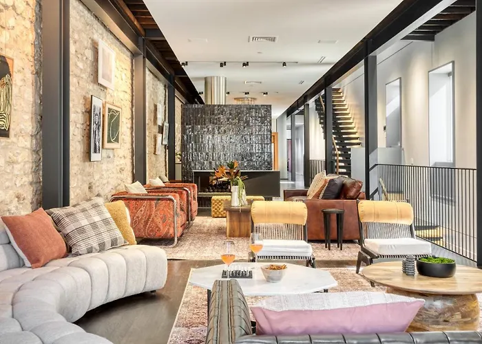 Paramount Place By Avantstay 4 Story Apartment In Heart Of Austin W Movie Theatre