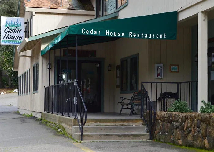 Cedar Lodge El Portal