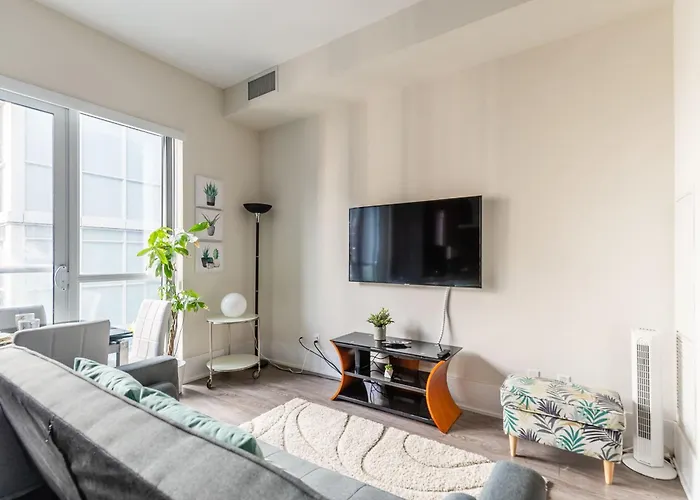 Modern Suite W City Views - Downtown - The Roland Toronto