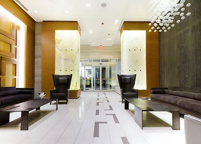 Modern Suite W City Views - Downtown - The Roland Toronto