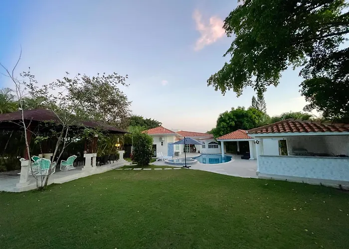 Villa In Metro Country Club, Juan Dolio