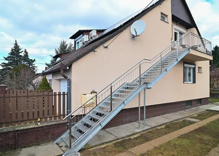 Var-Lak Apartman Suemeg