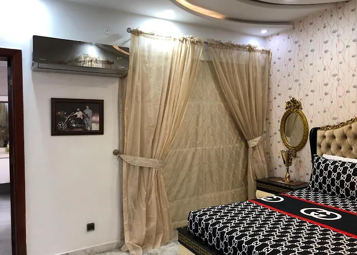Nomi Prince Lahore