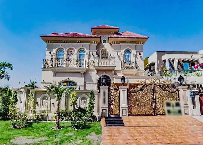Nomi Prince Lahore